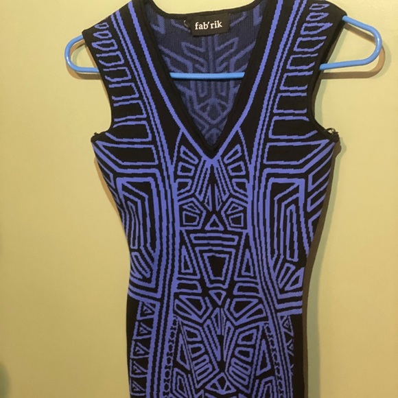 Black and blue asymmetrical print dress - Picture 6 of 15
